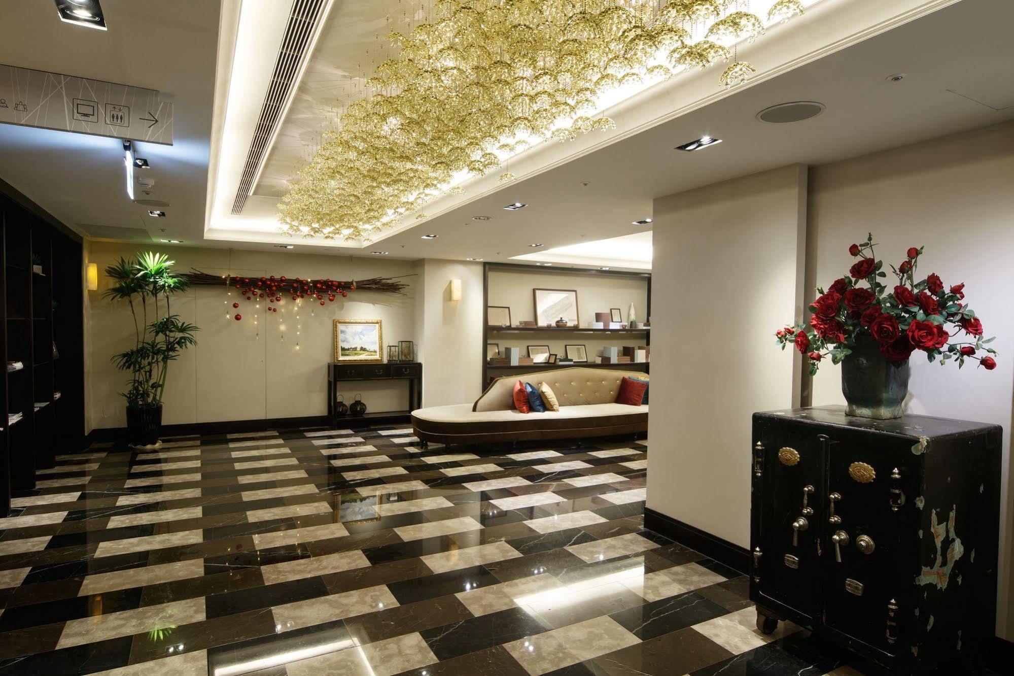 53 Hotel Тайджун Екстериор снимка