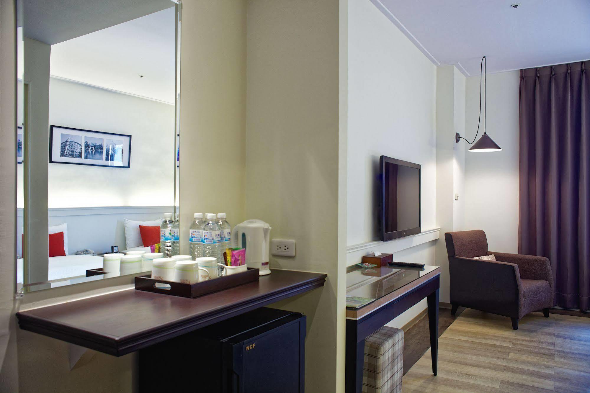 53 Hotel Тайджун Екстериор снимка