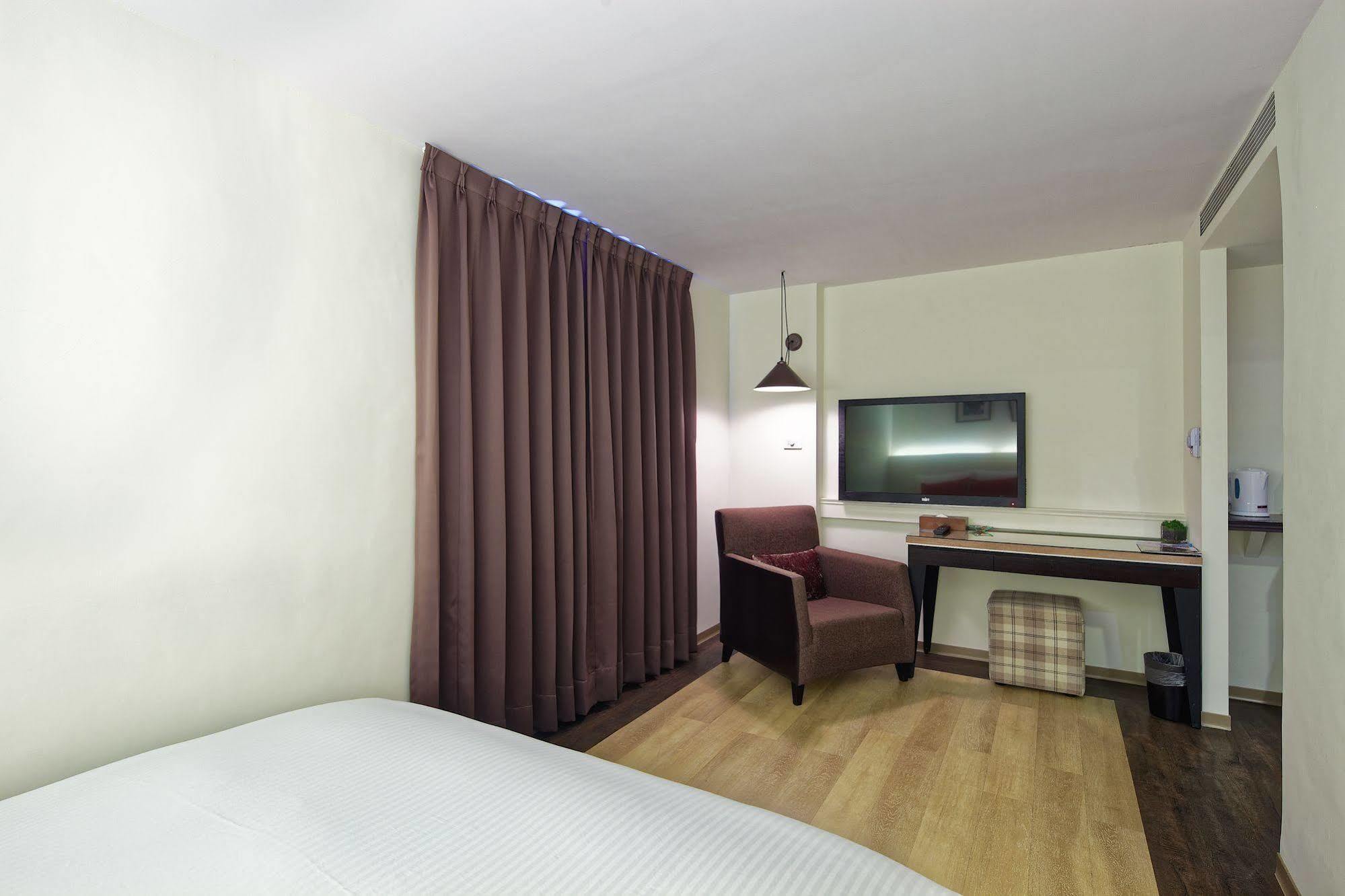 53 Hotel Тайджун Екстериор снимка