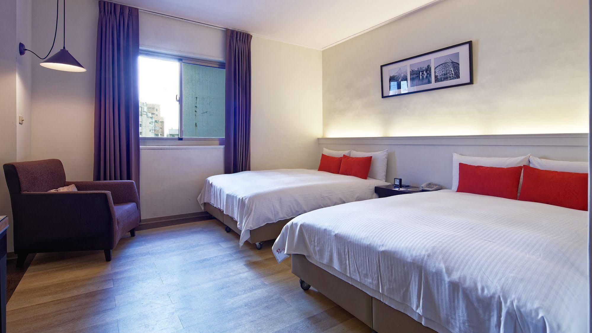 53 Hotel Тайджун Екстериор снимка