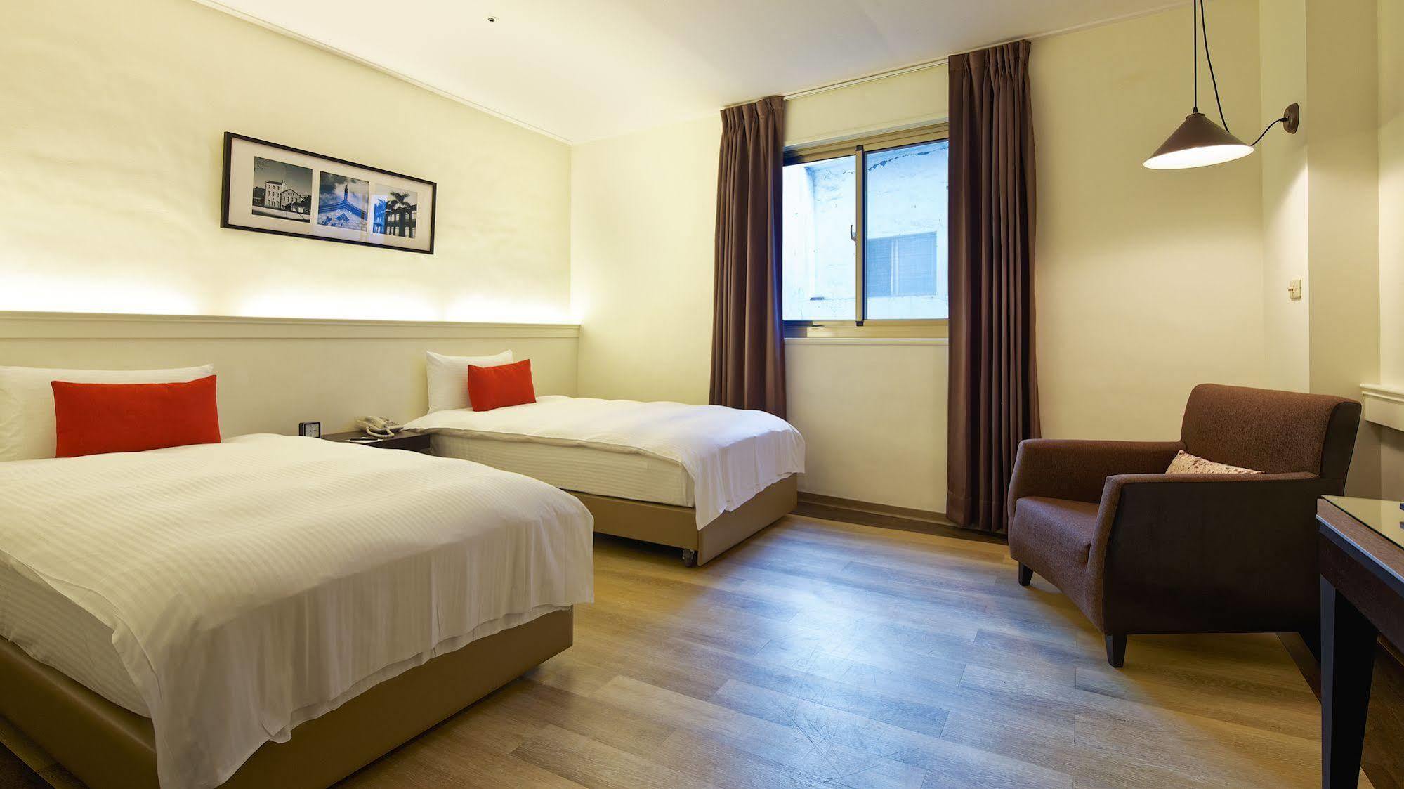 53 Hotel Тайджун Екстериор снимка